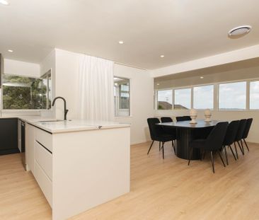 Stunning Family House At West Harbour - Photo 4