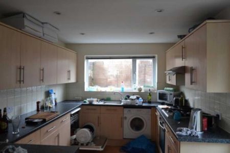 Price £495 pcm - Available Now - Furnished - Photo 2