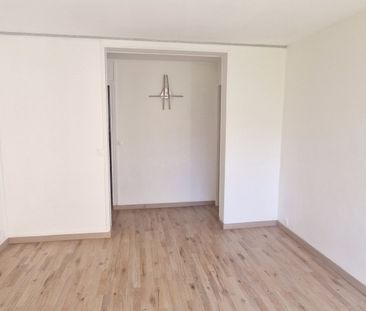 Location Appartement 3 pièces 52m² CHOISY LE ROI 94600 - Photo 2