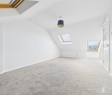 4 bedroom end of terrace house to rent - Photo 5