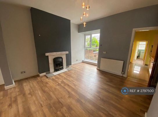 3 bedroom semi-detached house to rent - Photo 1