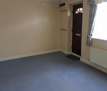 Holly Drive, Aylesbury - Photo 2