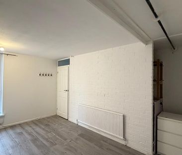 4 bedroom terraced house to rent - Photo 2