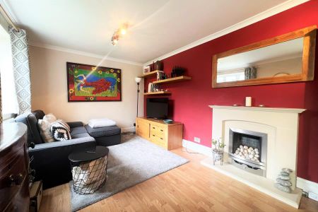 Hawthorn Road, Woking, Surrey, GU22 - Photo 3