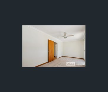 Character Home in Terrific Central Location - Photo 5