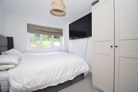 Oxford Drive, Kippax, Leeds - Photo 3