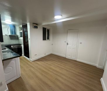 2 Bed Semi-Detached House, Katherine Road, E6 - Photo 3