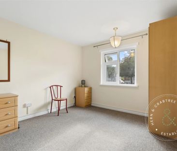 2 Bedroom Flat - Photo 3