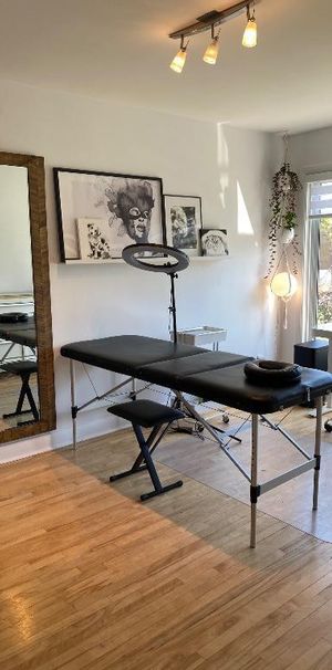 Grand 4 1/2 très lumineux ***chauffé éclairé inclus*** - Photo 1