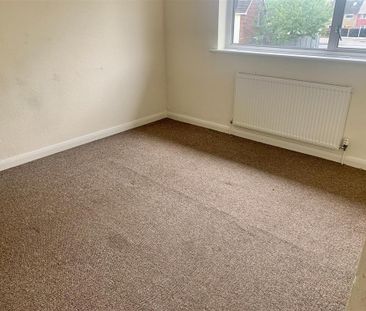 3 bedroom end of terrace house to rent - Photo 4