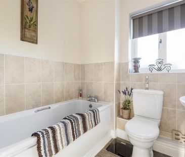 2 bedroom terraced house to rent - Photo 5