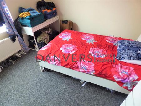 4 bedroom terraced house to rent - Photo 3