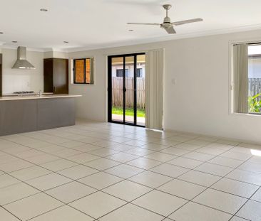 13 Colyton Street, - Photo 1