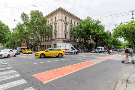 Kiadó felújított lakás - Budapest VI. kerület - Photo 4