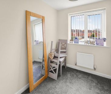 3 bedroom semi-detached house to rent - Photo 5