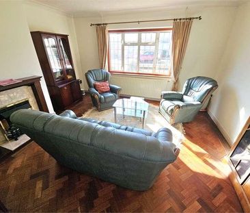 Leighwood Avenue, Leigh On Sea, Leigh On Sea, Essex, SS9 - Photo 2