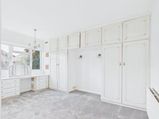 Hyceia, Hampton Lane, Hanworth,TW13 - Photo 1