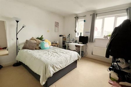 5 bedroom detached house to rent - Photo 4