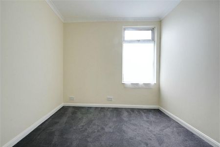 3 bedroom end of terrace house to rent - Photo 5