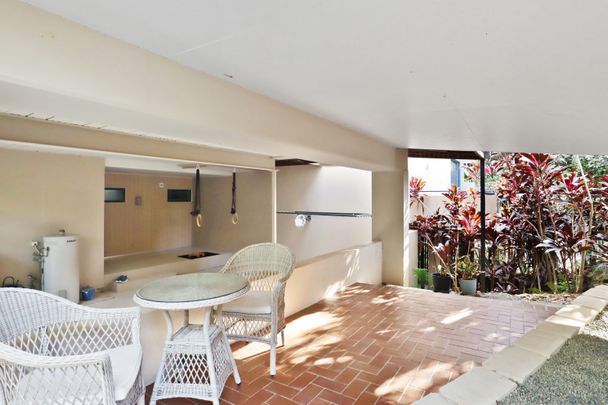 Spacious Living with Modern Comfort and Versatile Design - Photo 1