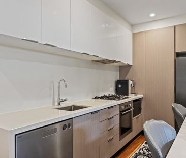 rare 3-Bed Apartment in MWSC Zone with 2 Secure Car Parks - Photo 6