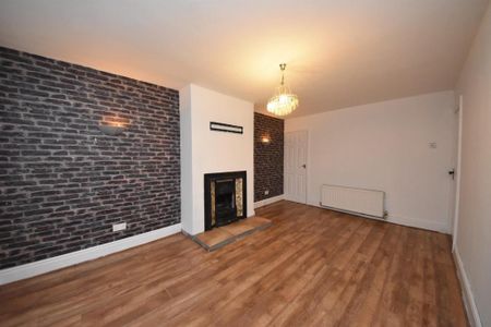 2 bedroom end of terrace house to rent - Photo 2