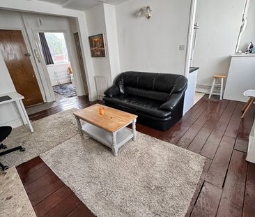 1 Bed Flat, Mornington Crescent, NW1 - Photo 1