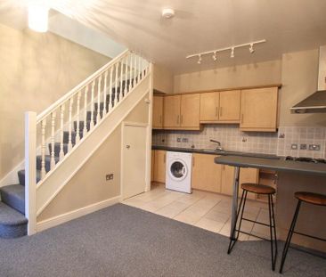 1 bedroom mews to rent - Photo 6