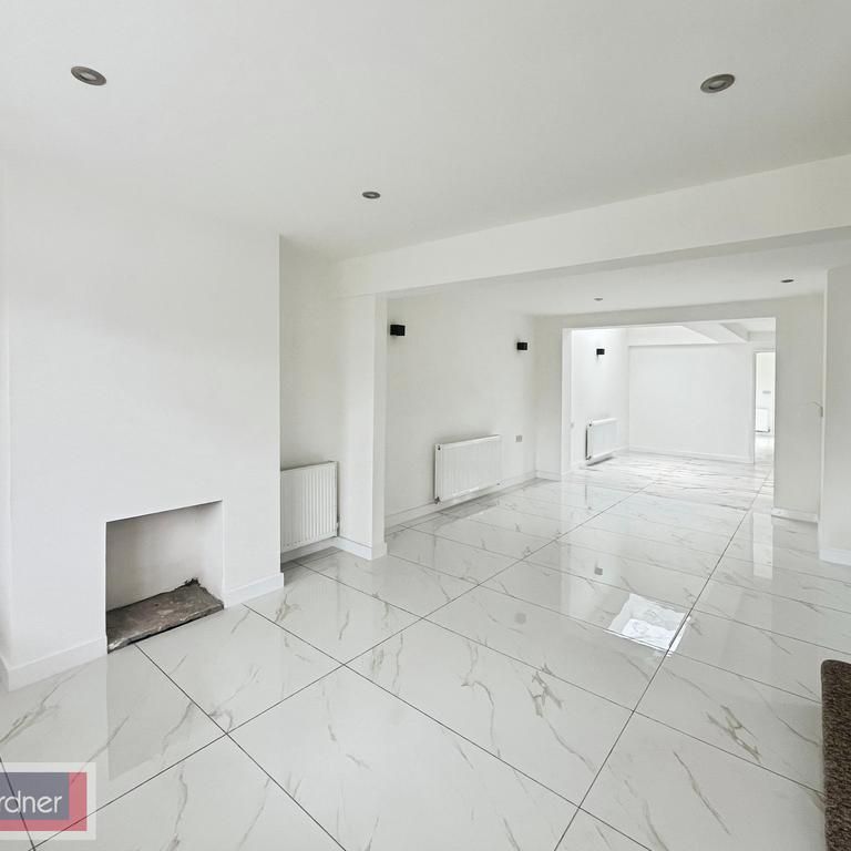 4 bedroom house to rent - Photo 1