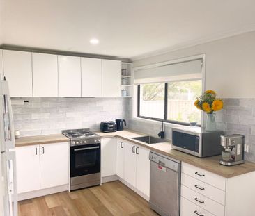 Spacious Family Home in the Heart of Jamberoo - Photo 4