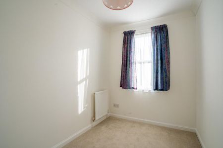 3 bedroom end of terrace house to rent - Photo 3