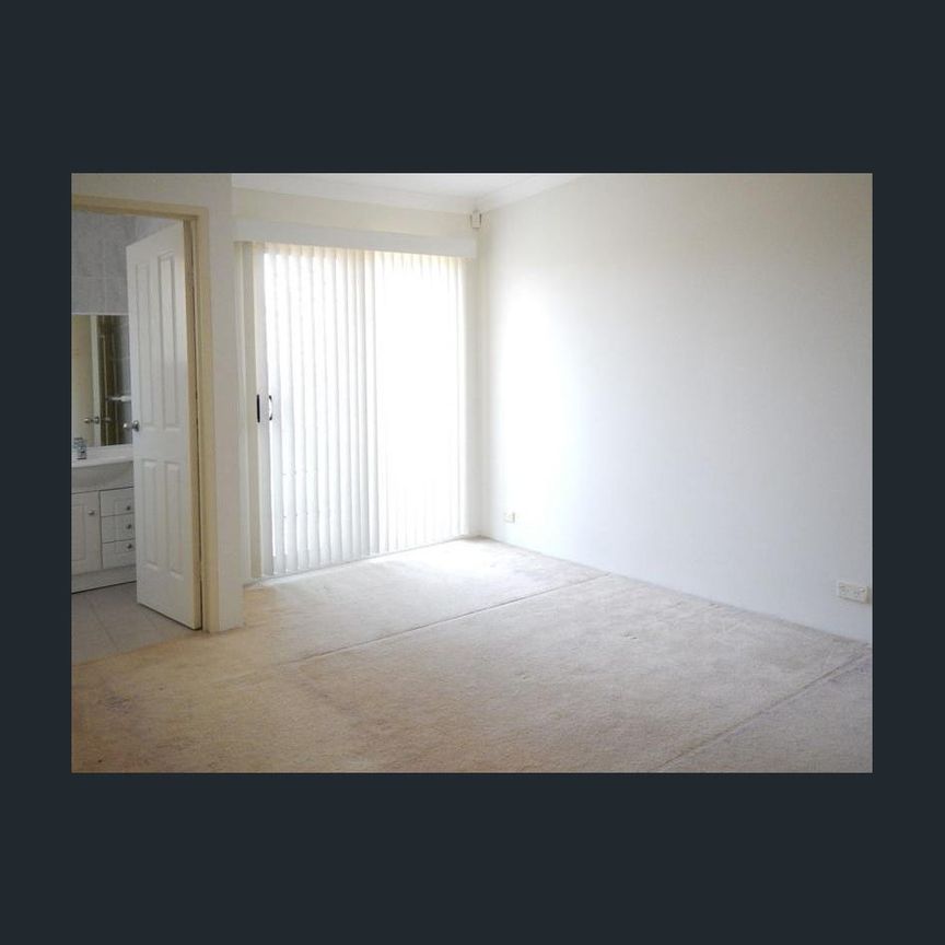 Three Bedroom Boutique Style Townhouse - Photo 1