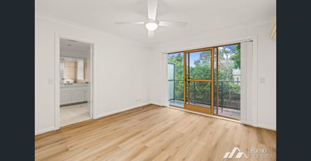 Renovated Modern Living Meets Tranquil Convenience in the Heart of Gordon - Photo 5