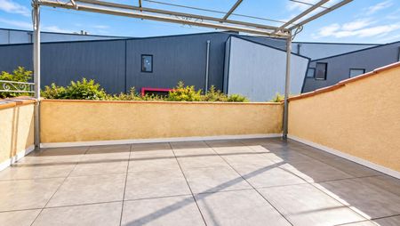 ALÈS -T3 DUPLEX AVEC TERRASSE -590 + 20 DE CHARGES - Photo 5