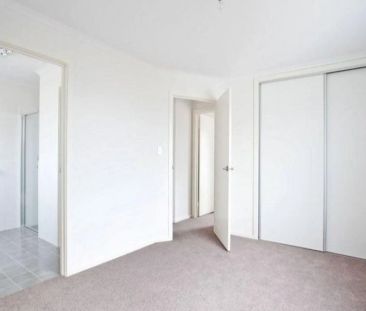 3 Bedroom Modern Townhouse for Rent! - Photo 3