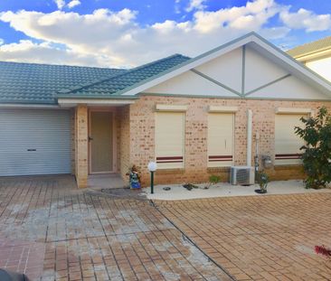 3 BEDROOM TOWNHOUSE IN CANLEY VALE - Photo 4