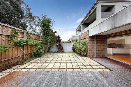 19A St James Ave, Bentleigh VIC 3204 - Townhouse For Rent | Domain - Photo 3