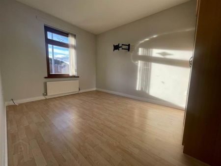 4 Mountpottinger Road, Belfast, BT5 4LG - Photo 4