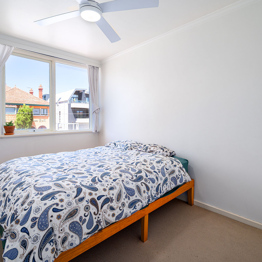 2/75 Hotham Street, - Photo 1