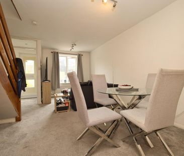 2 bedroom end of terrace house to rent - Photo 6