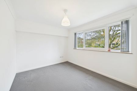 3 bedroom Maisonette in Hever Close, Maidenhead - Photo 2