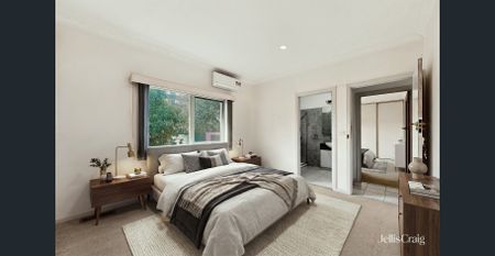 Spacious 4 Bedroom Living - Photo 3