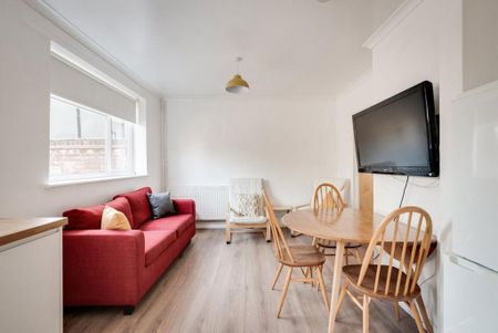 4 bedroom house to rent - Photo 2