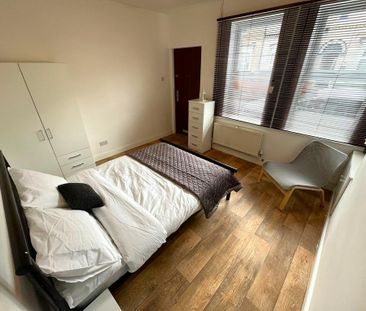 1 bedroom in a house share to rent - Photo 5