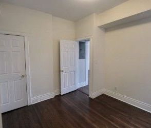 For Lease - 129 Walmer Road Unit# 2, Toronto, Ontario - Photo 3