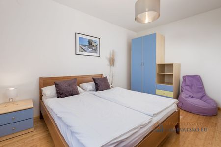 Pronájem domu 200 m² s pozemkem 1 221 m² - Fotografie 4