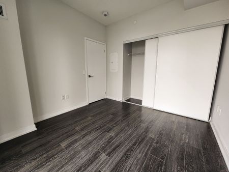 For Lease - 4055 Parkside Village Drive Unit# 919, Mississauga, Ontario - Photo 2