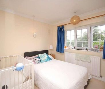 Alan Court, Vanbrugh Park Road, London, SE3 - Photo 2