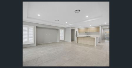 Near-new, premium family home - Photo 2