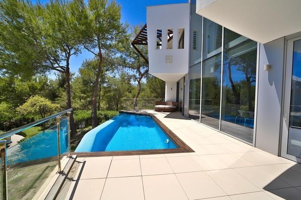 5 bedroom luxury Townhouse for rent in Marbella, Andalusia - Photo 1